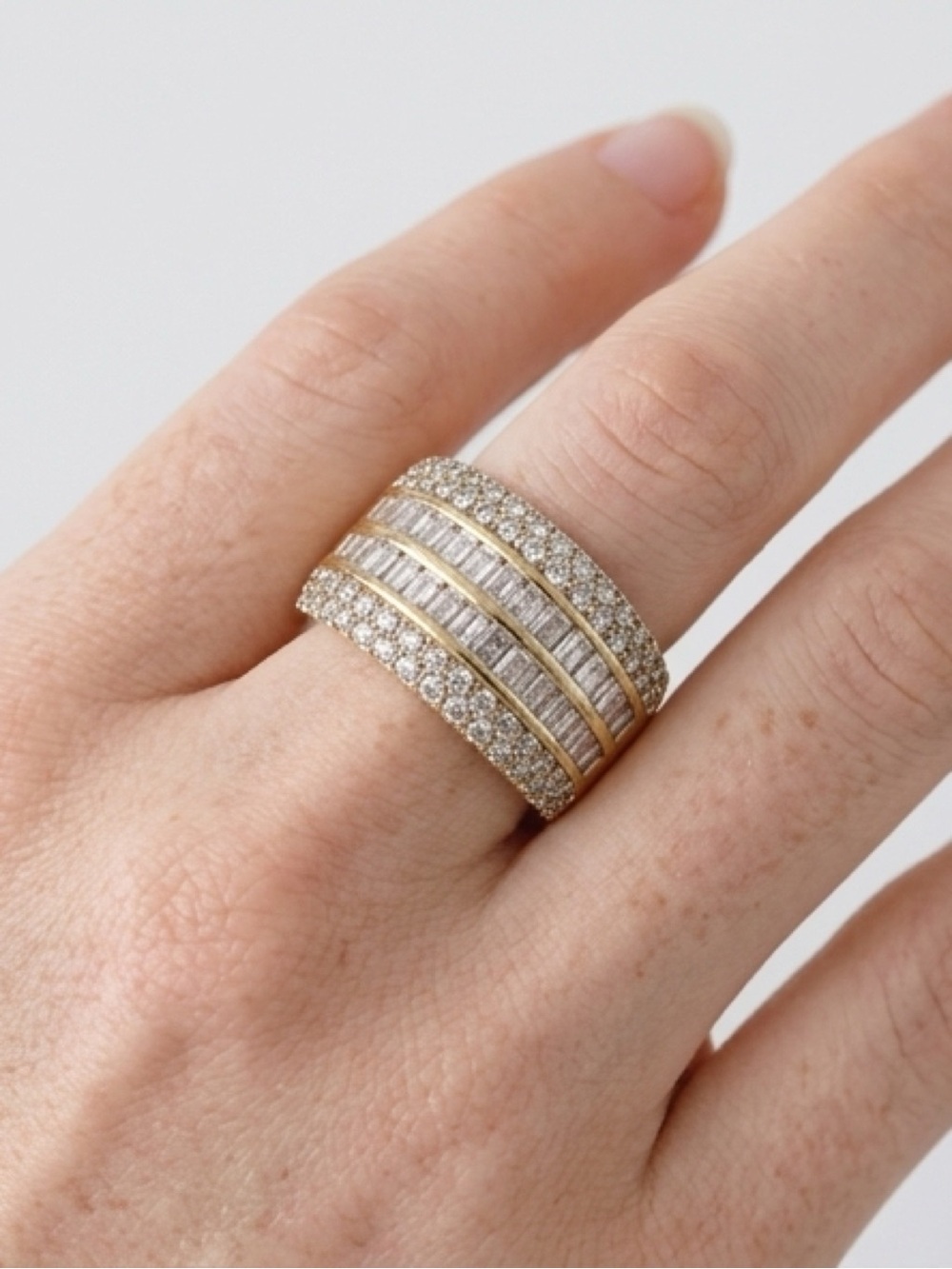 Vintage 10k solid gold with real diamonds size 7